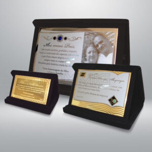 PLACAS DE HOMENAGEM